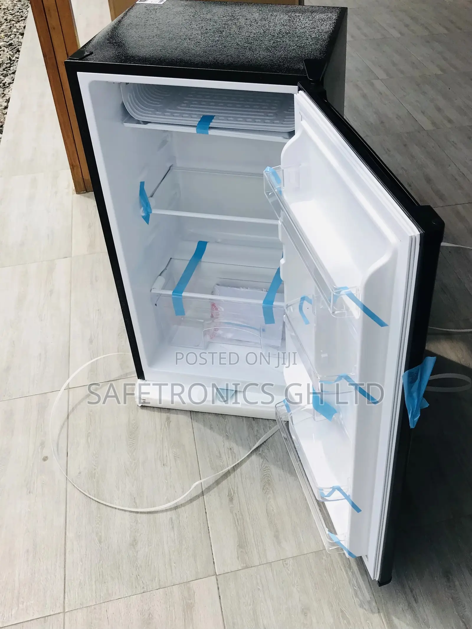 Rf-108 Fridge Rainbow Singledoor Tabletop Topfreezer