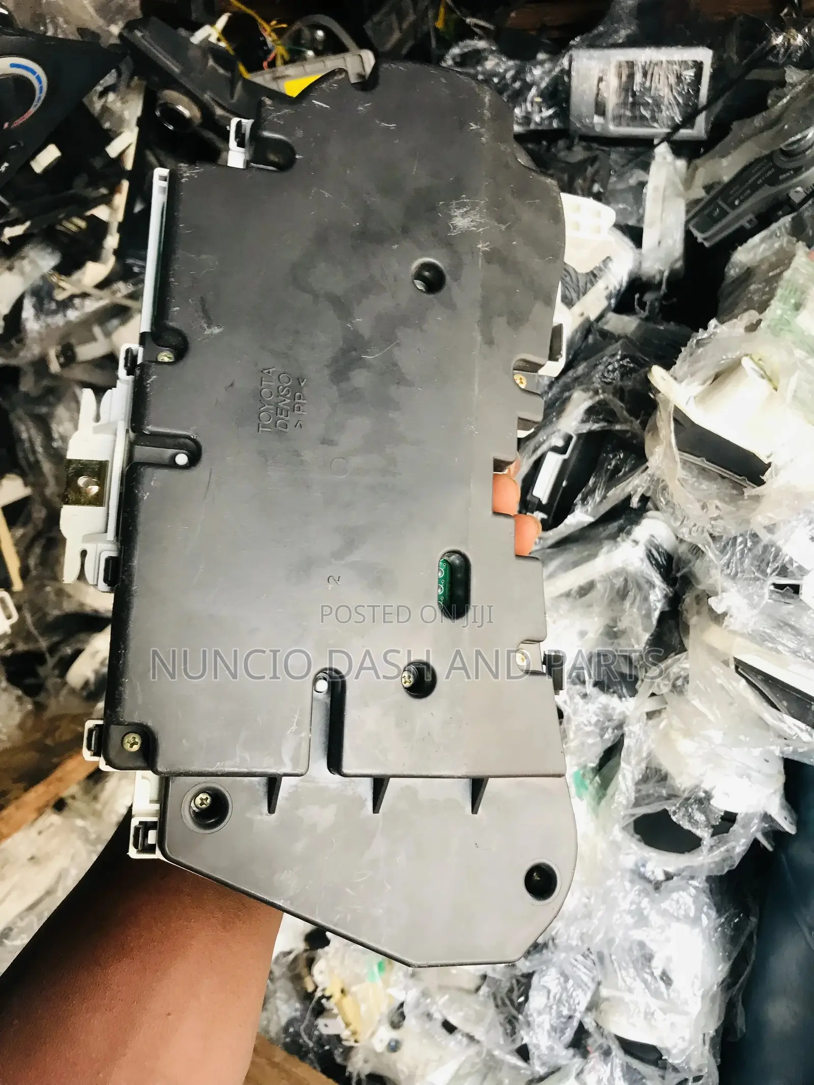 Pontiac Vibe / Toyota Matrix 2003- 08 Meterboard