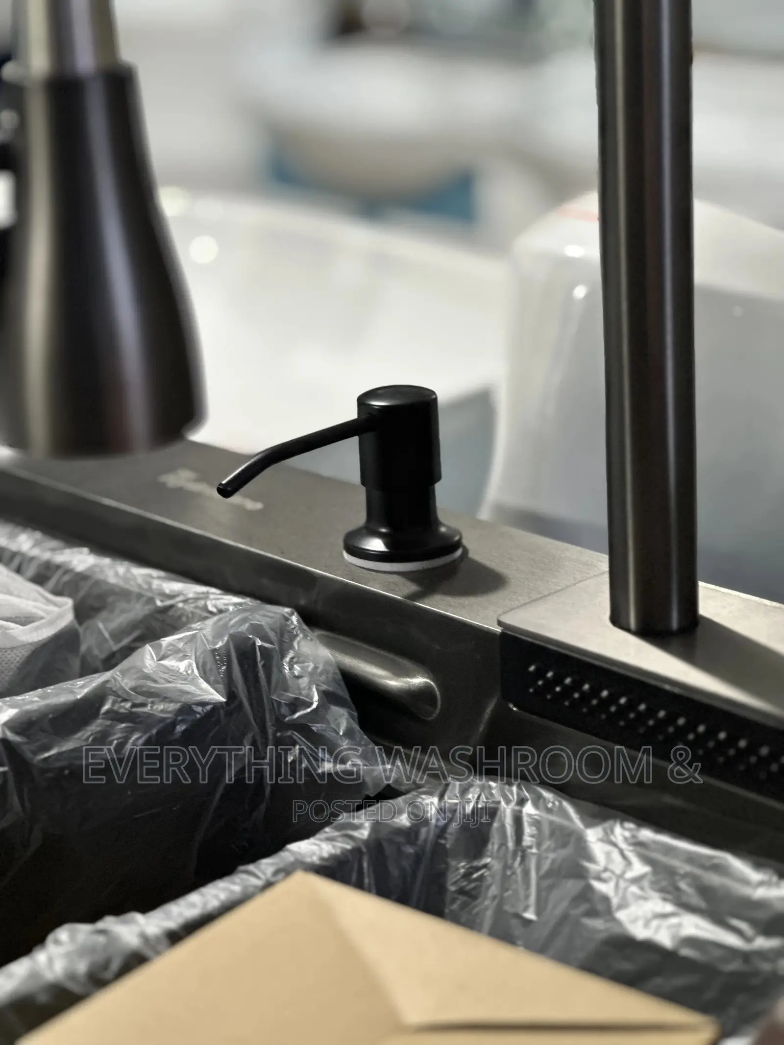 Black Cabinet Sink_black Sink and Accessories_pull Out Tap