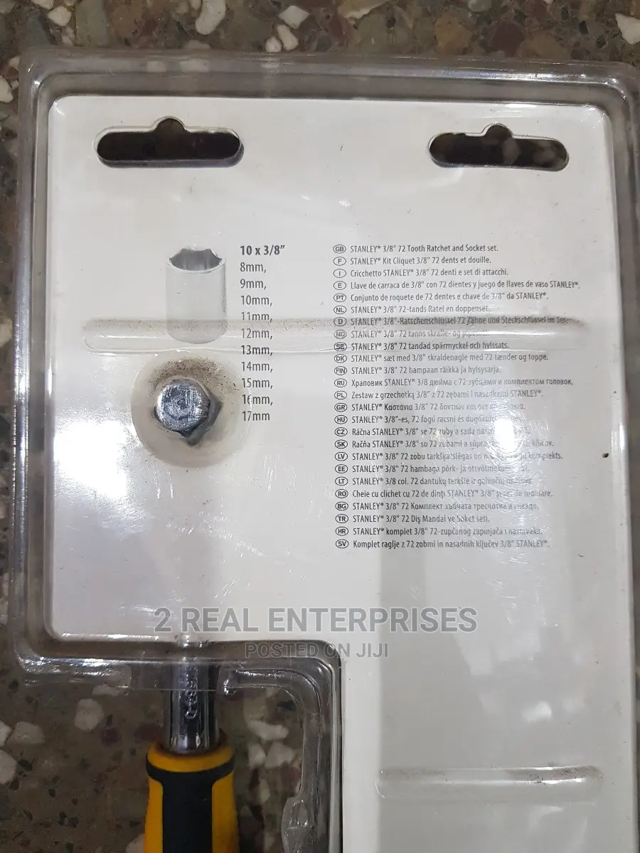 Stanley 3/8" 11 Piece Ratchet and Socket Set