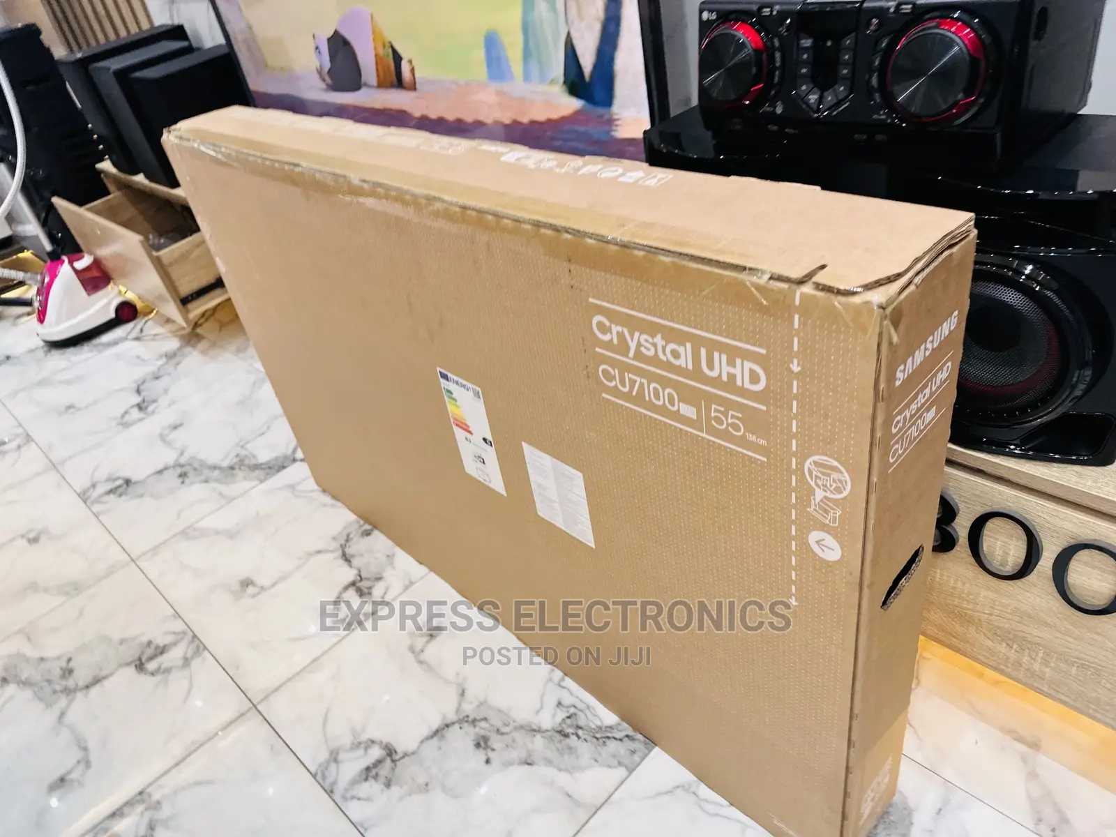 Glossy Black Slim Samsung 55”Cu7172 UHD 