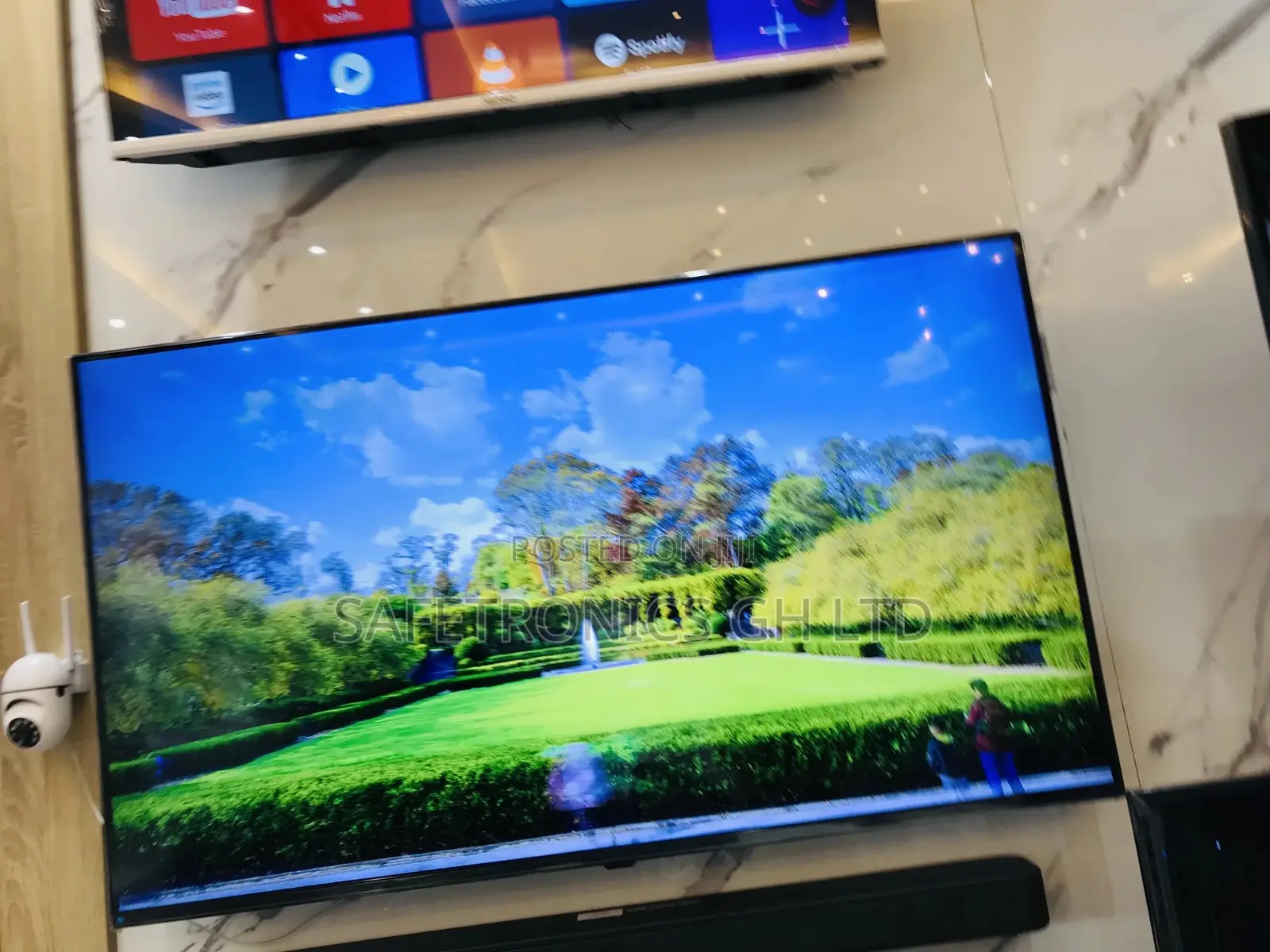 Glossy LED UQ75 Lg 55 Inches Essential Tv