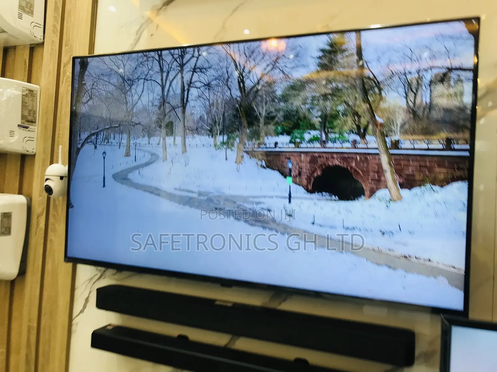 Perfect Lg UQ81 55 Inches Glossy LED Tv