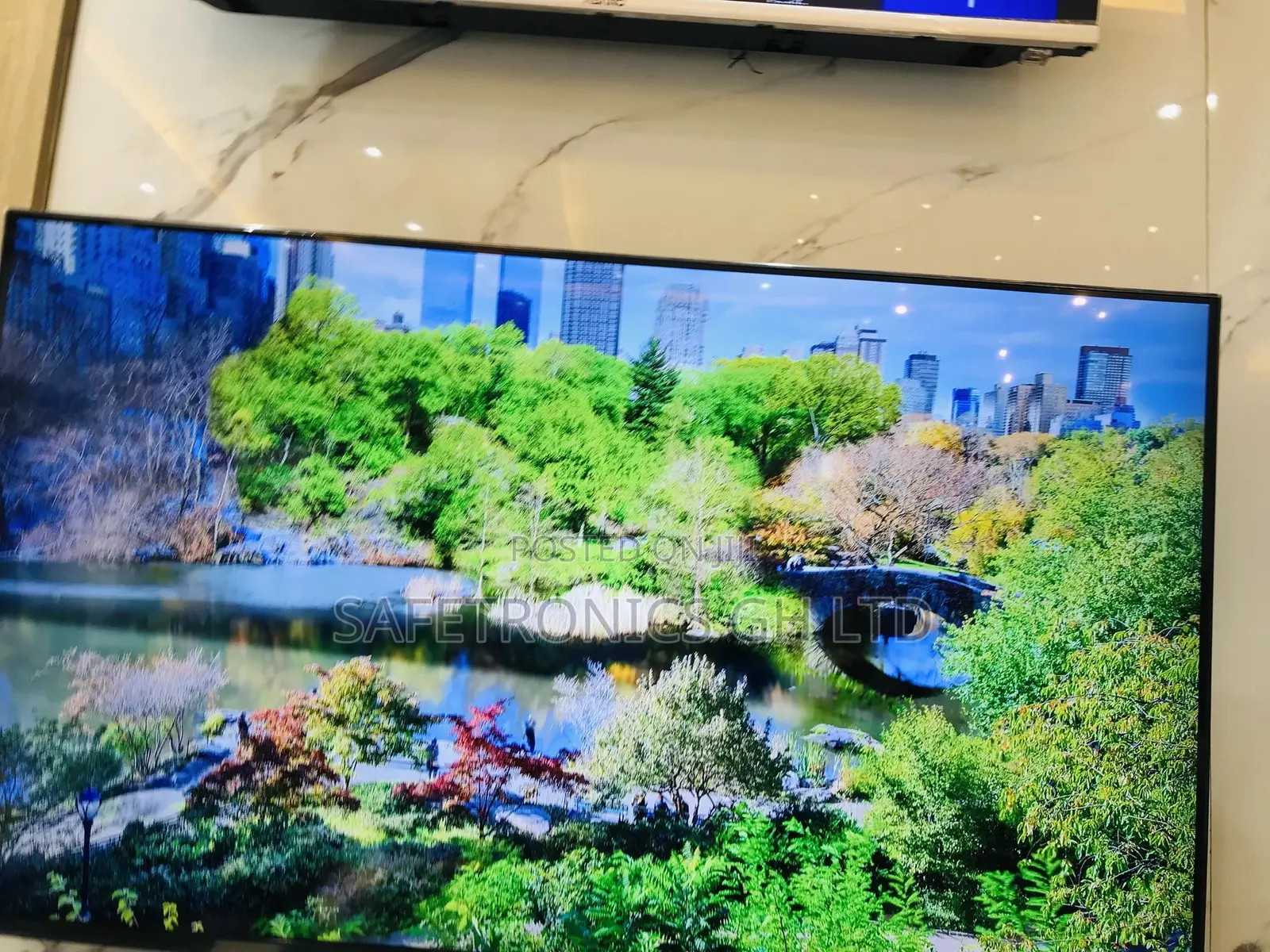 UP77 75 Inches Glossy LED Lg Smart Tv