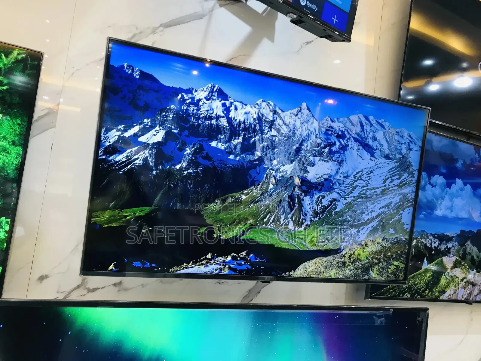 Good Deal Glossy LED Samsung 50 Inches AU80