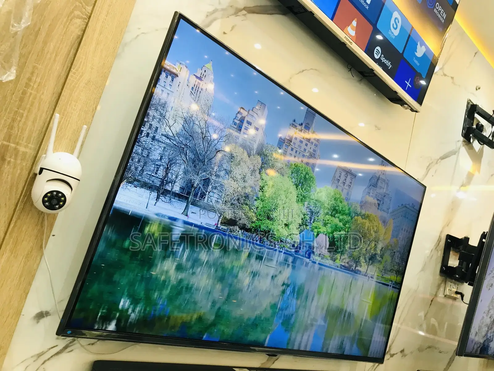 Good Samsung AU71 60 Inches Glossy LED  Tv