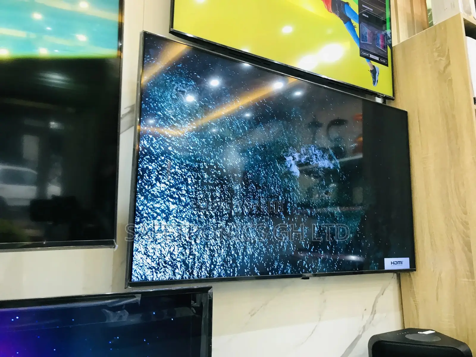 Glossy LED Samsung Latest 75 Inches Cu71 Tv