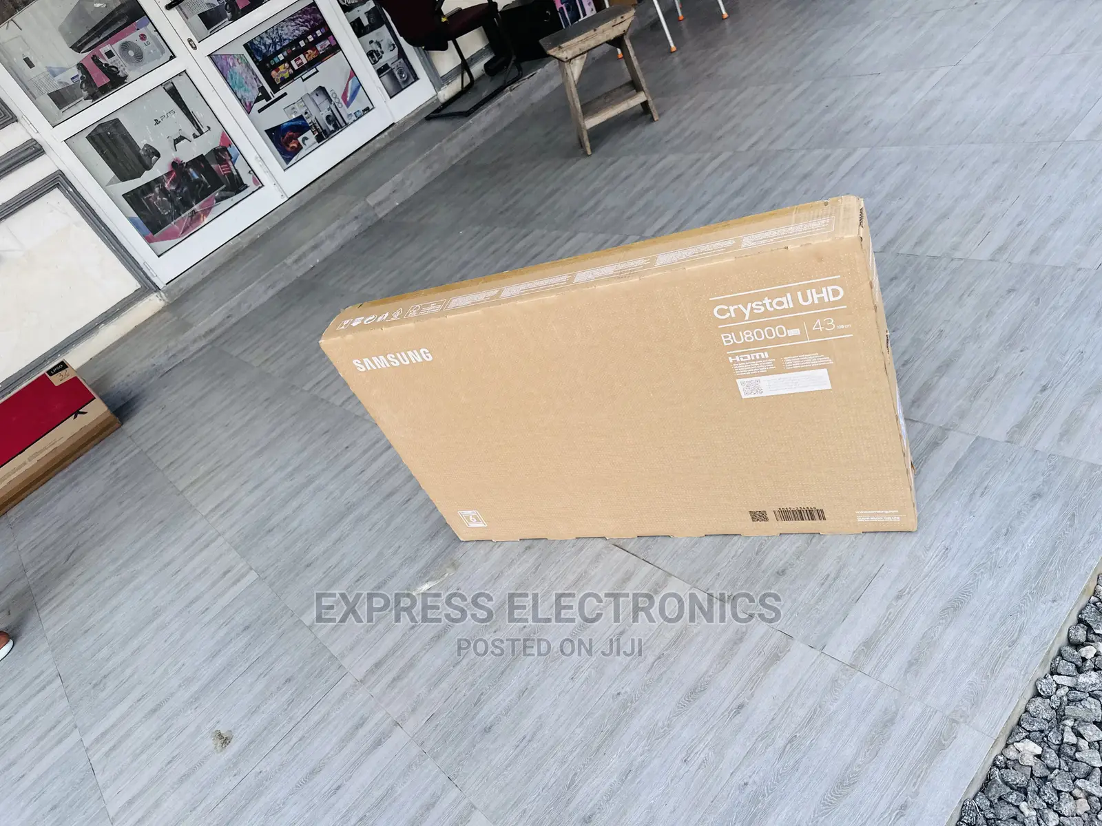 Samsung Newest UHD Smart 43”Bu8072 Tv 