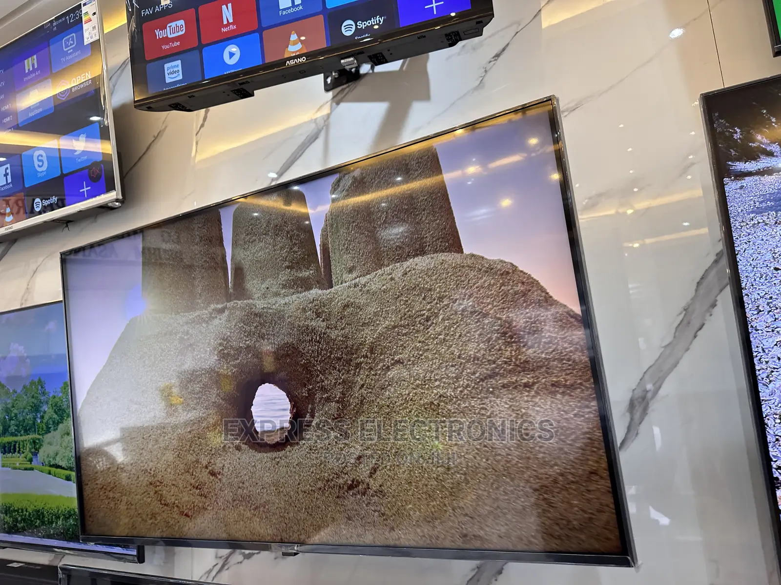 The Newest Model 2023 Samsung 65”Cu8002 UHD Tv 
