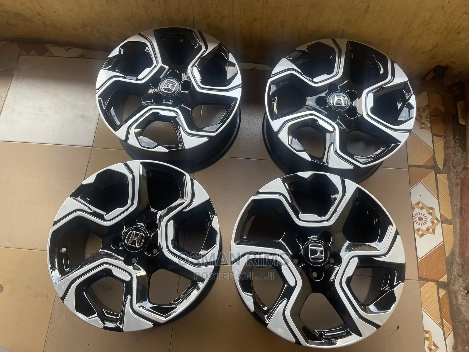 Honda CRV Rim 18 .,