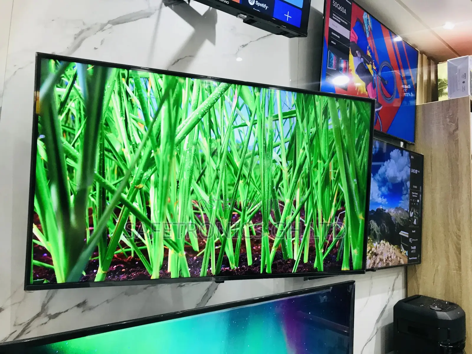 Smart Cu71  43 Inches Glossy LED Samsung UHD Tv