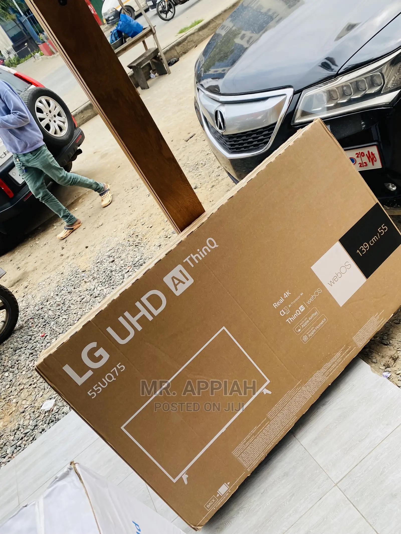 Elegant Black LG 55UQ81003 55 Inch Uhd Smart LED Tv(Black)