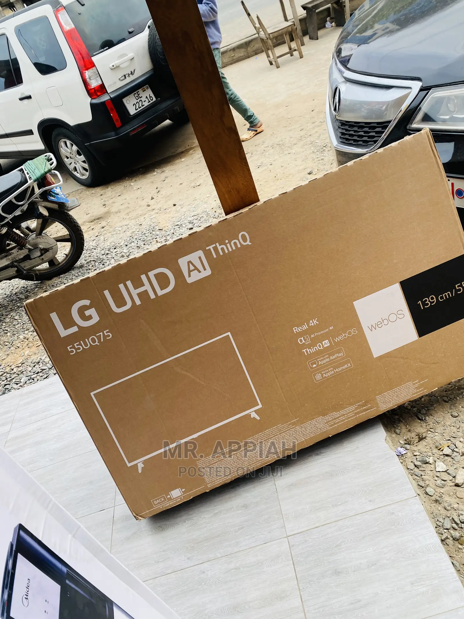 Elegant Black LG 55UQ81003 55 Inch Uhd Smart LED Tv(Black)
