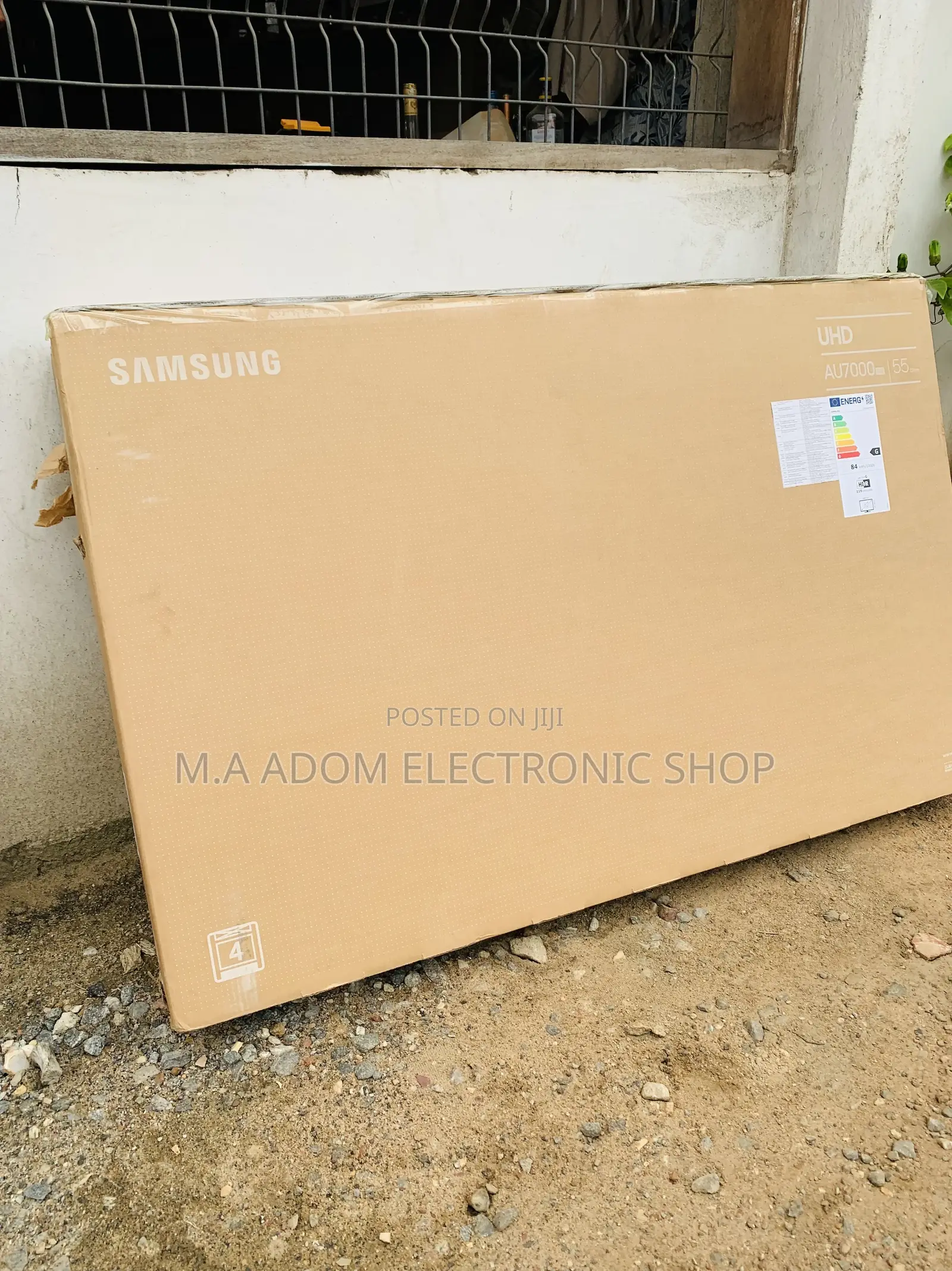 Samsung 55” UHD Smart Frameless Tv With Smart Remote