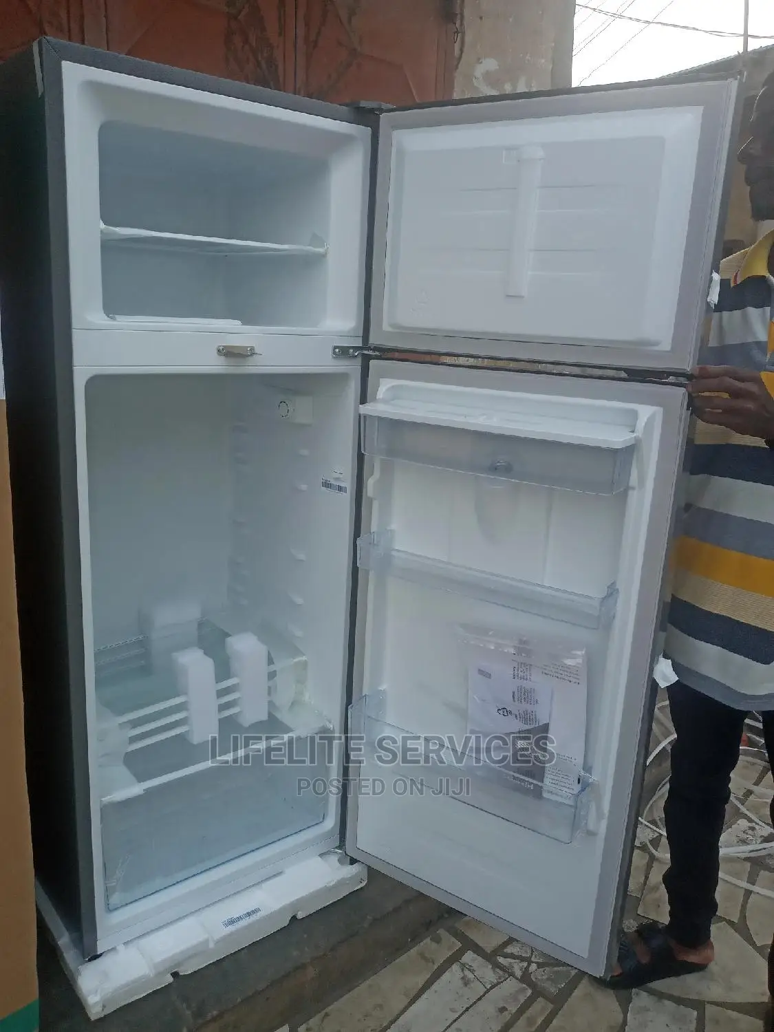 Dispenser Fridge 205litres Hisense