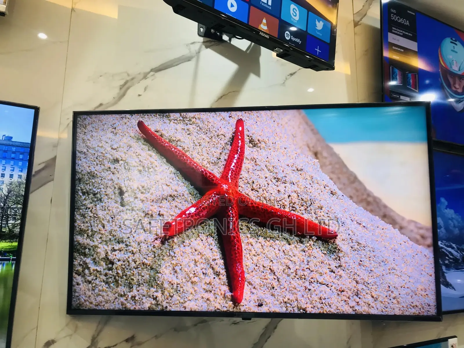 Glossy QLED UHD Samsung Q60B Smart 85 Inches Tv