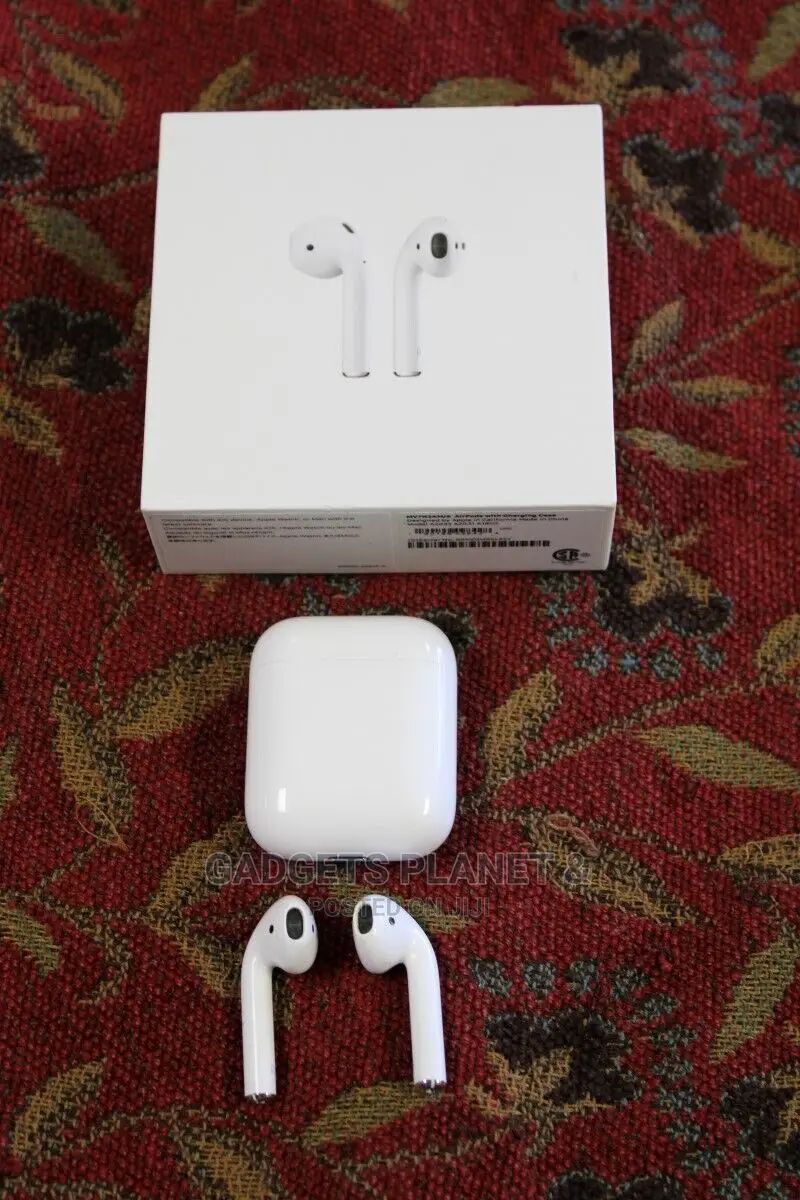 Apple Airpods 2nd Generation With Wireless Charging Case