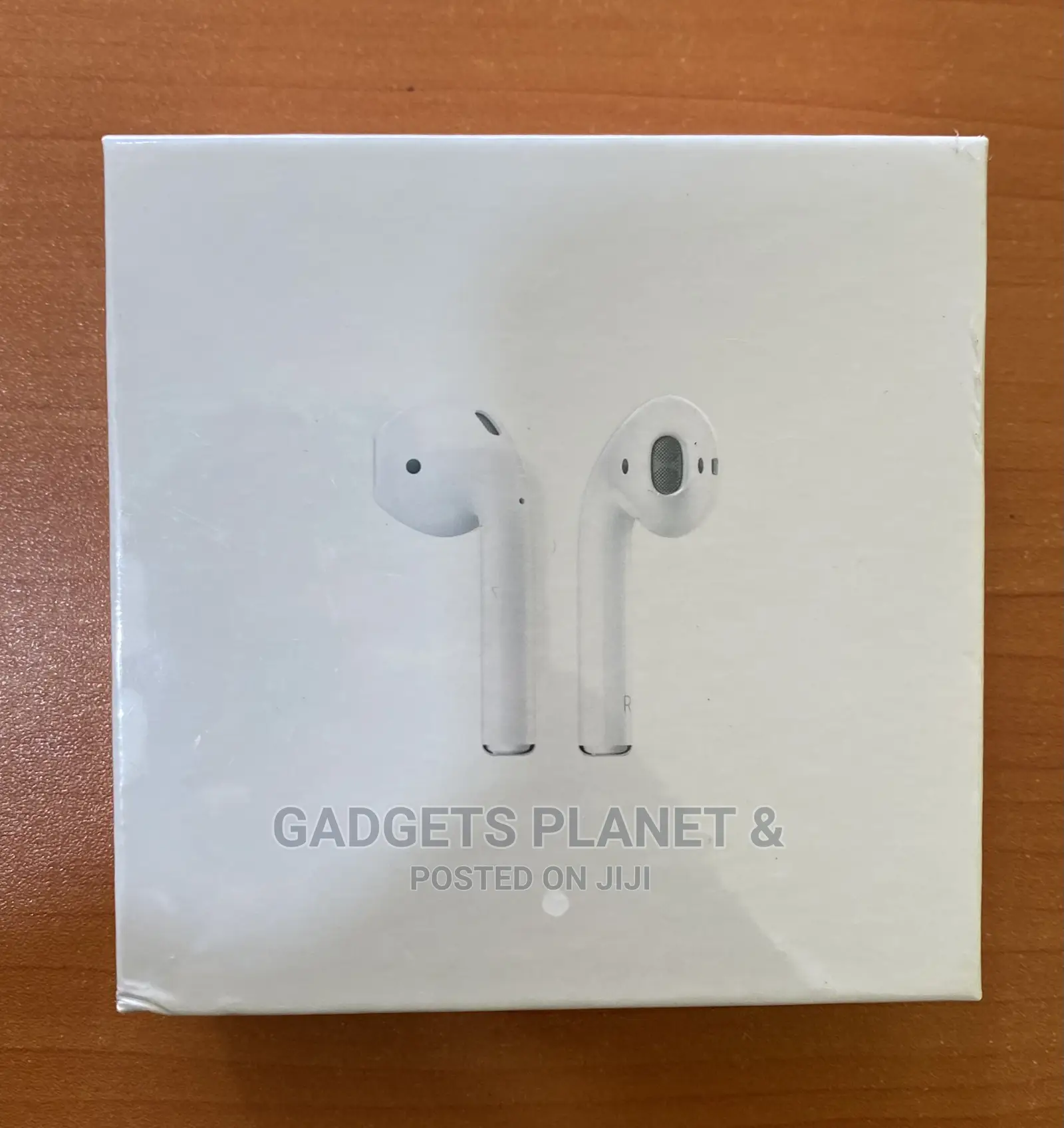 Apple Airpods 2nd Generation With Wireless Charging Case