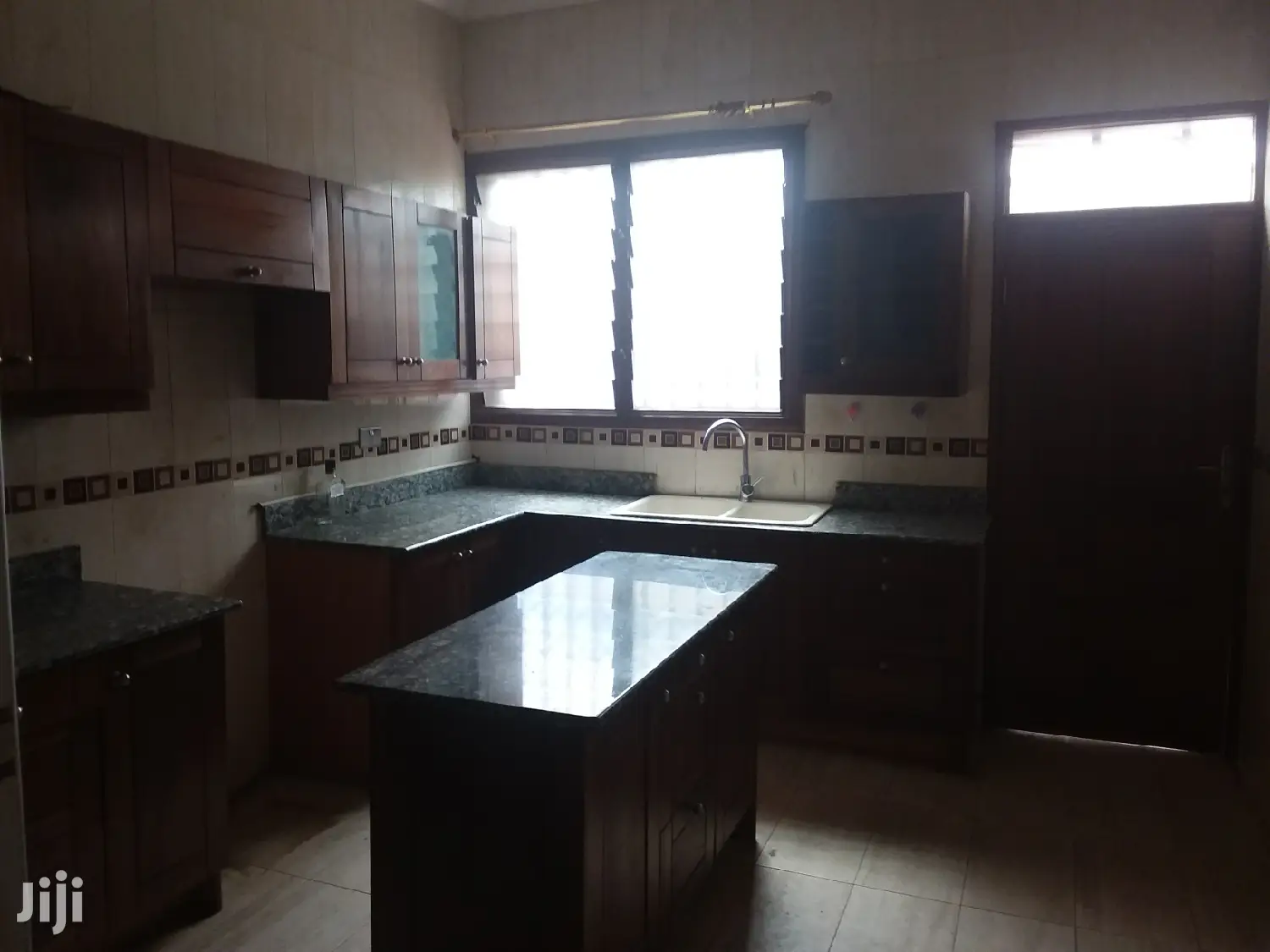 3bdrm House in Bronko Housing, Accra Metropolitan for rent