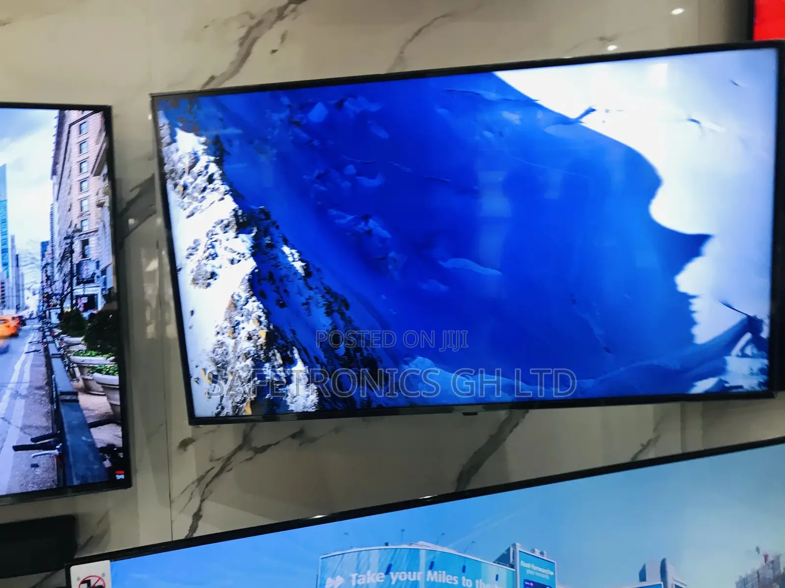 Ultra Smart Samsung 65 Inches Cu71 Led Glossy Tv