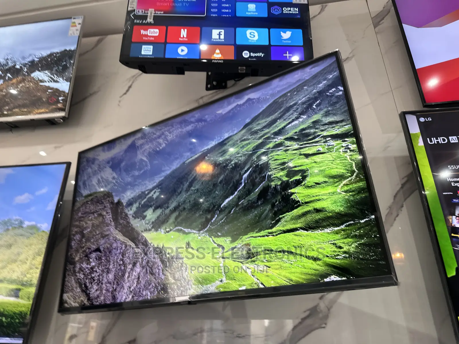 65”Au7172 UHD Smart Samsung Glossy Screen Slim Tv