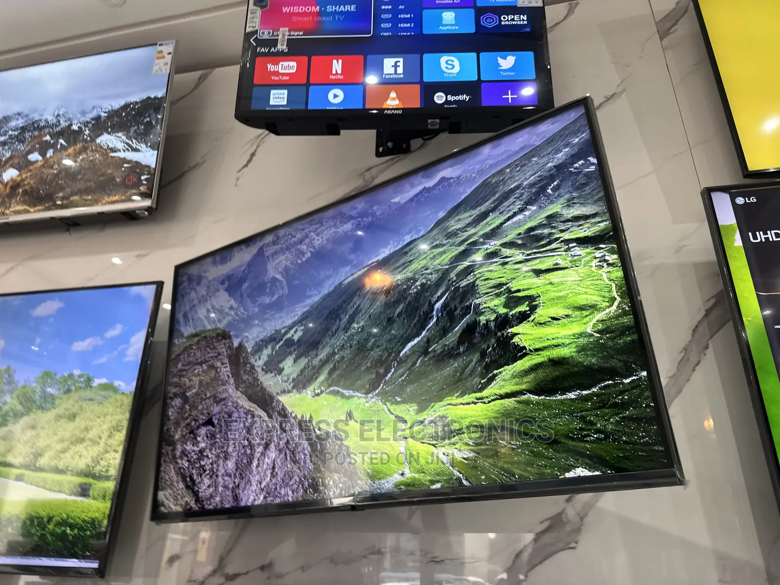 65”Au7172 UHD Smart Samsung Glossy Screen Slim Tv