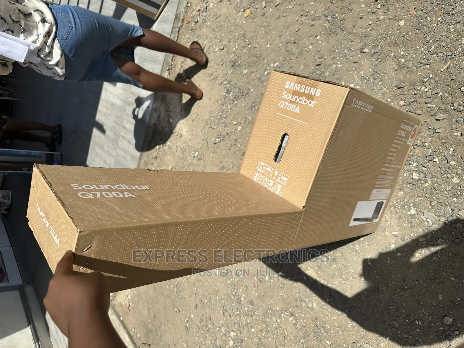 Lovely  Sound HW-Q700A Samsung With Woofer