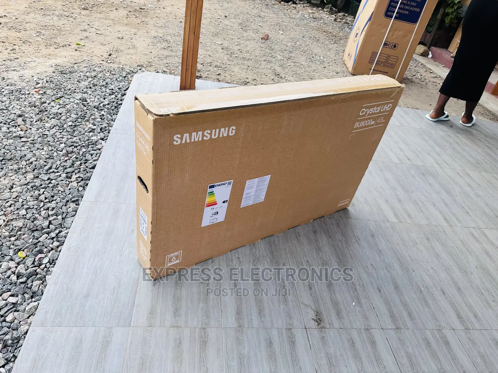 Lovely  New Samsung 2023 Model UHD Smart 43”Cu7172