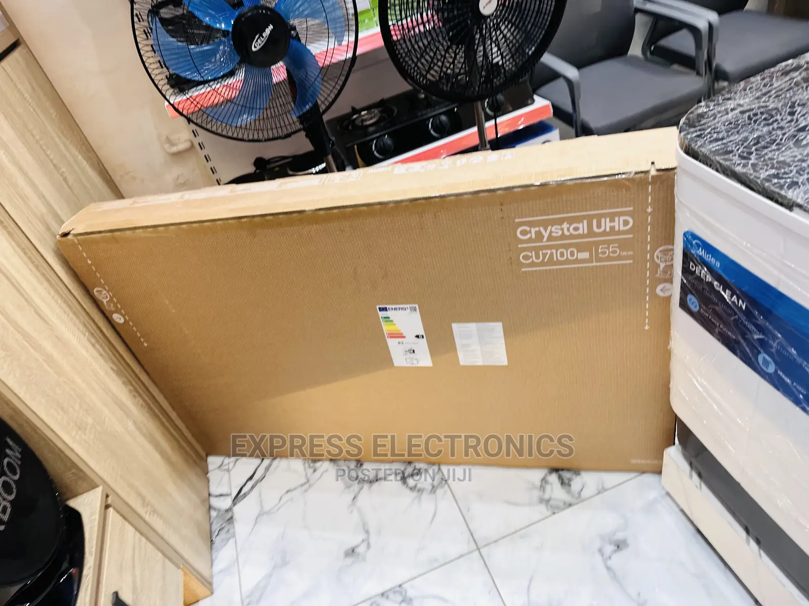 Bu8000 Series UHD Smart Samsung 55” Glossy Black Screen