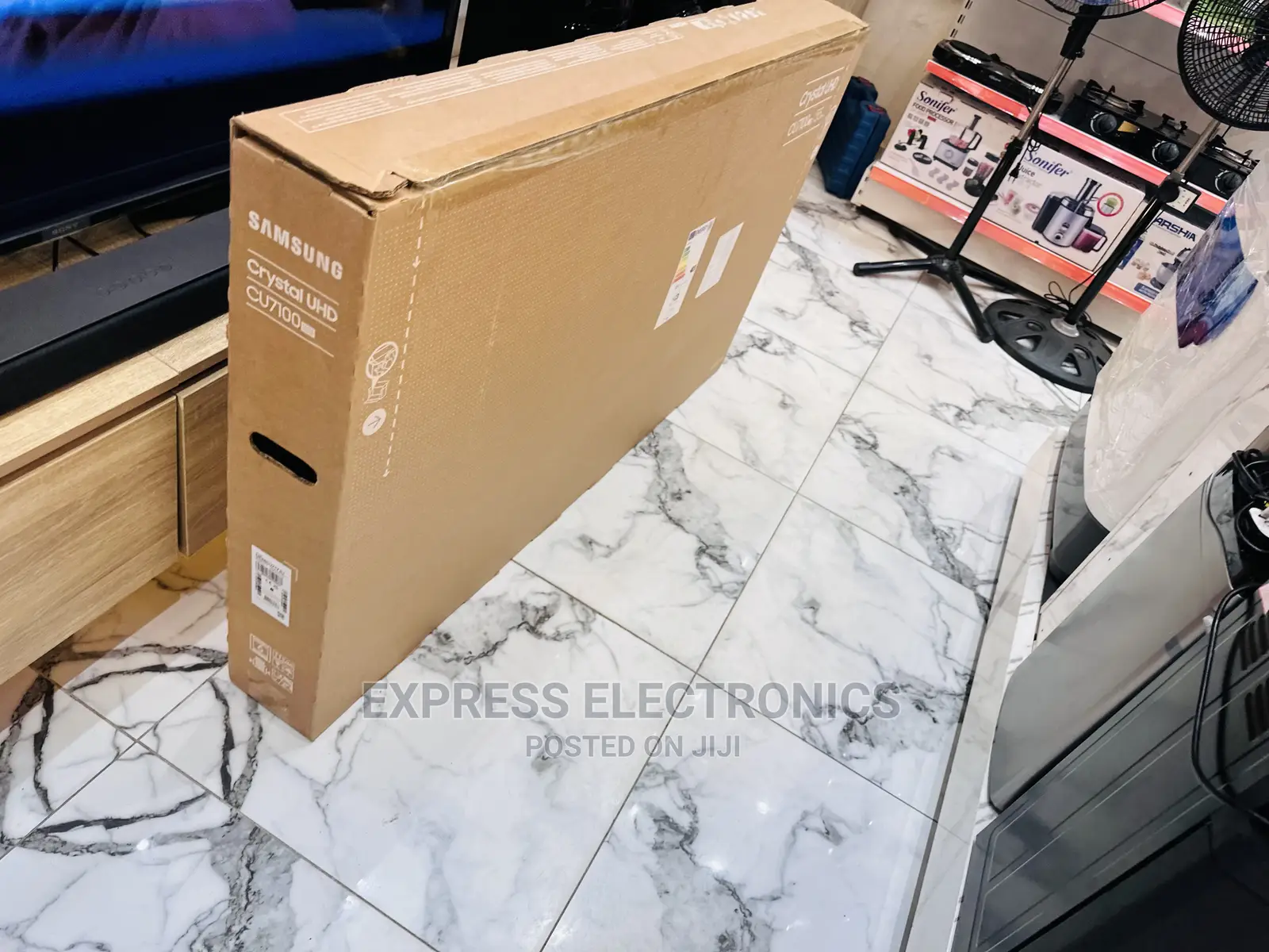 Bu8000 Series UHD Smart Samsung 55” Glossy Black Screen