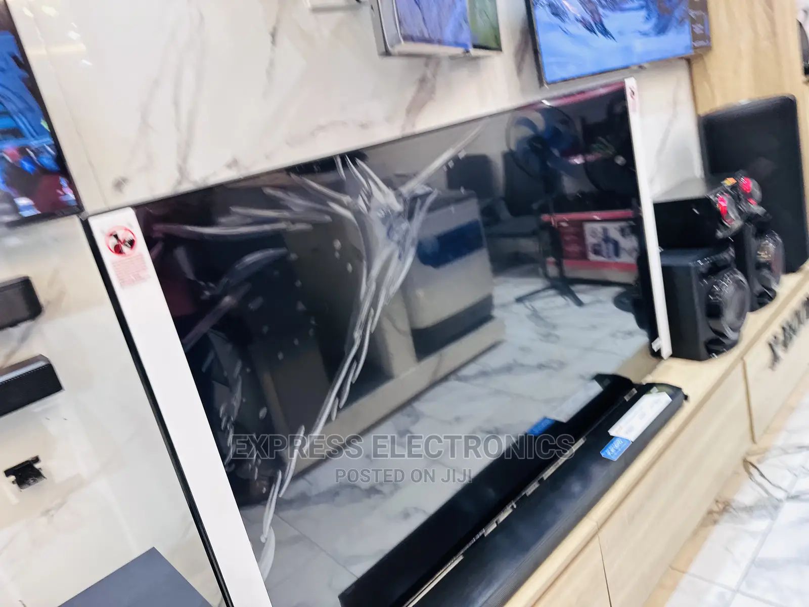 65”Au7092 UHD Smart Lovely  Display Samsung