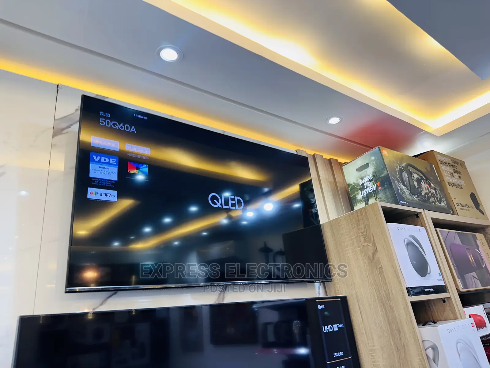 Samsung QLED Lovely  Display UHD Smart 56 at Q69B