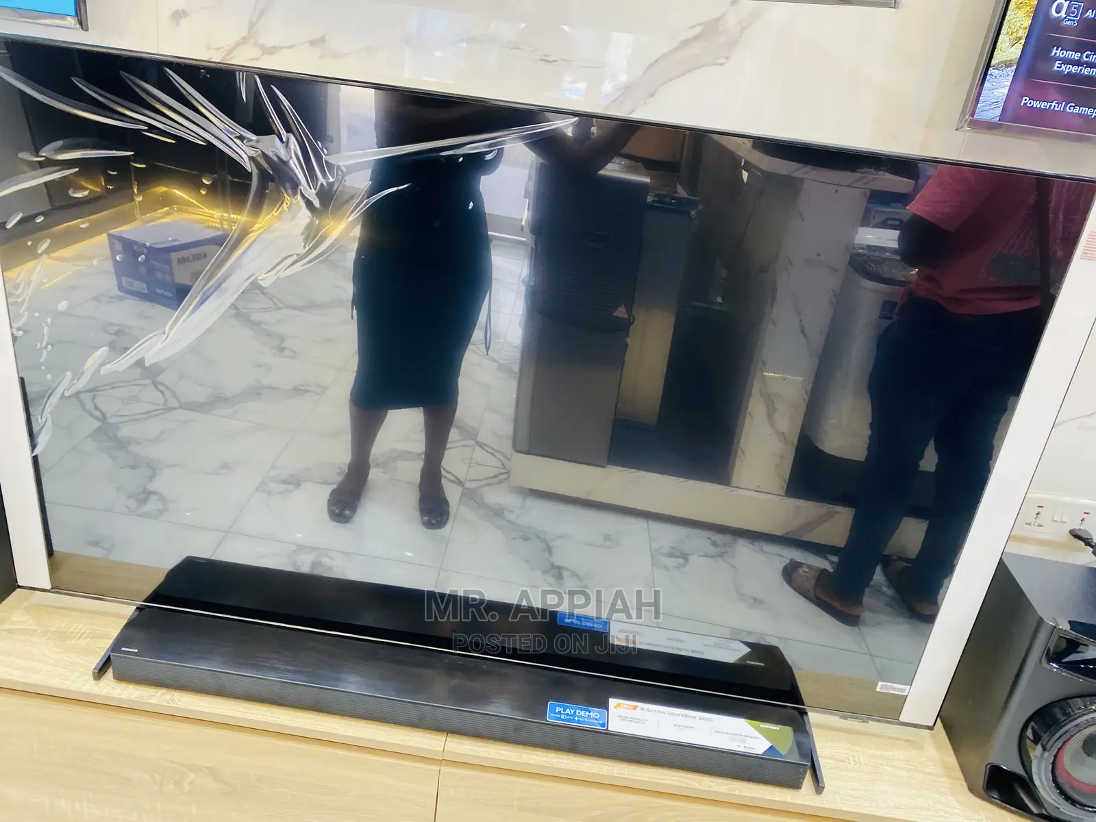 Brand  New Samsung Uhd Crystal LED Tv(65BU8002)65 Inch.