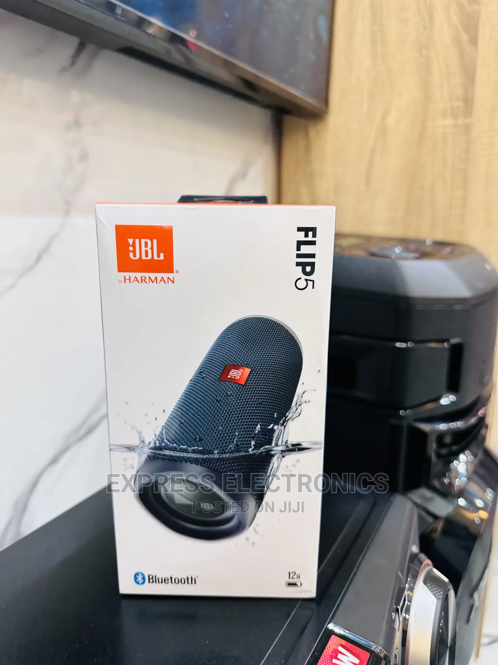 Lovely JBL Flip 5 Waterproof Bluetooth Speaker (Ocean Blue)