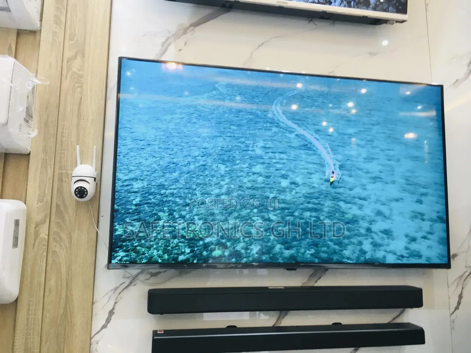 Sealed in Box Samsung AU71 65 Inches Glossy Smart UHD Tv