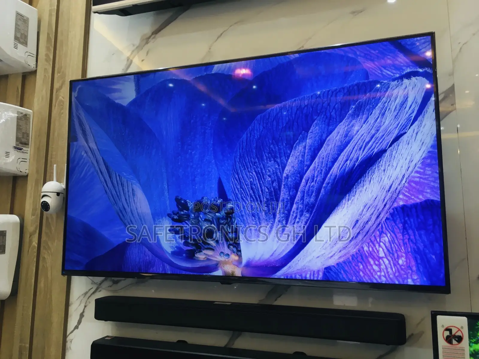 Brand New Samsung Smart 85 Inches LED Glossy AU71