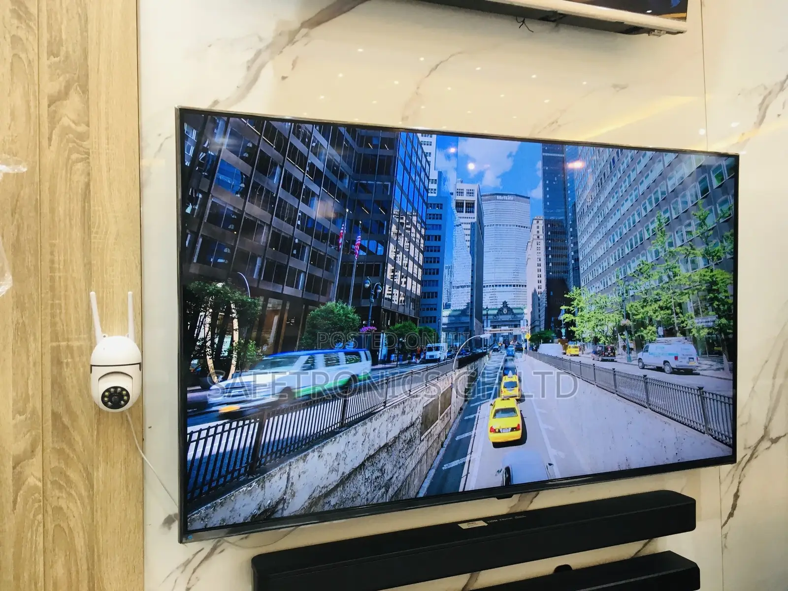 Quality UR80 LG 70 Inches Glossy LED UHD Crystal Tv