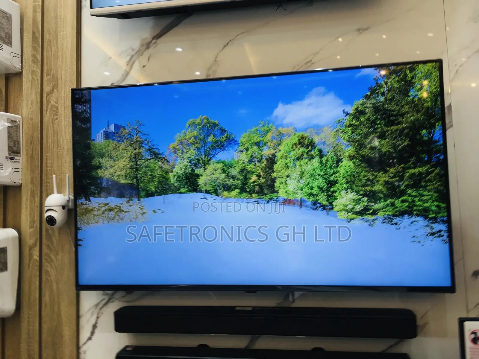 UP77 75 Inches Glossy LED Smart LG 