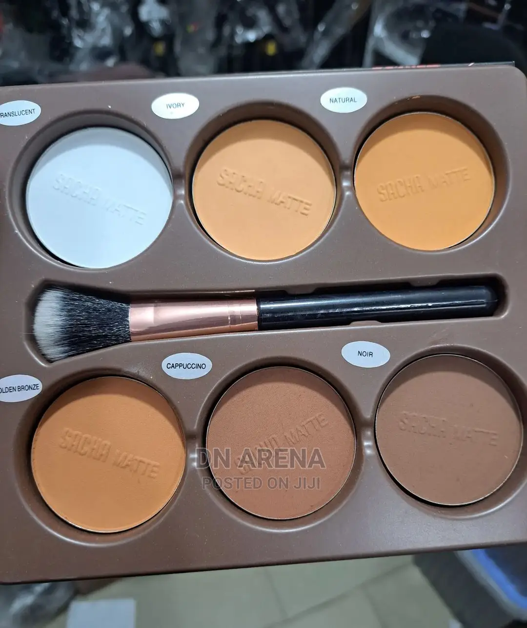 6 in 1 Powder Palette With Brush