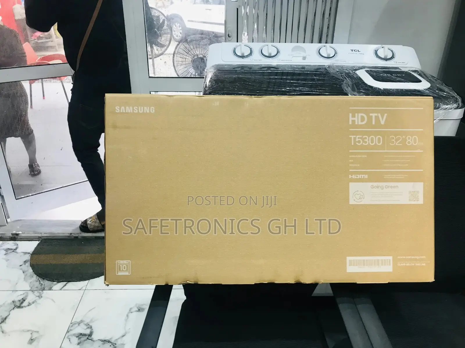 Purchase Samsung UHD T5300 32 Inches Glossy LED Tv