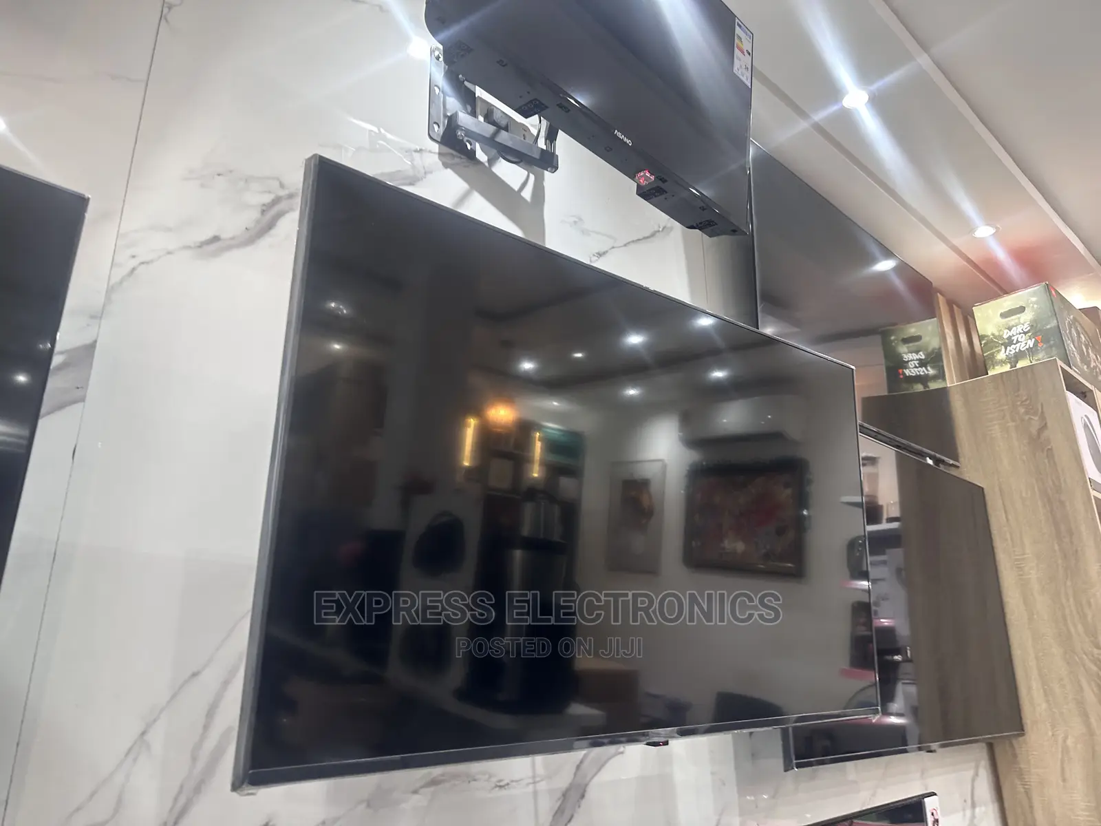 LG UHD Smart Webso LG Glossy Black LED 55”Uq7003