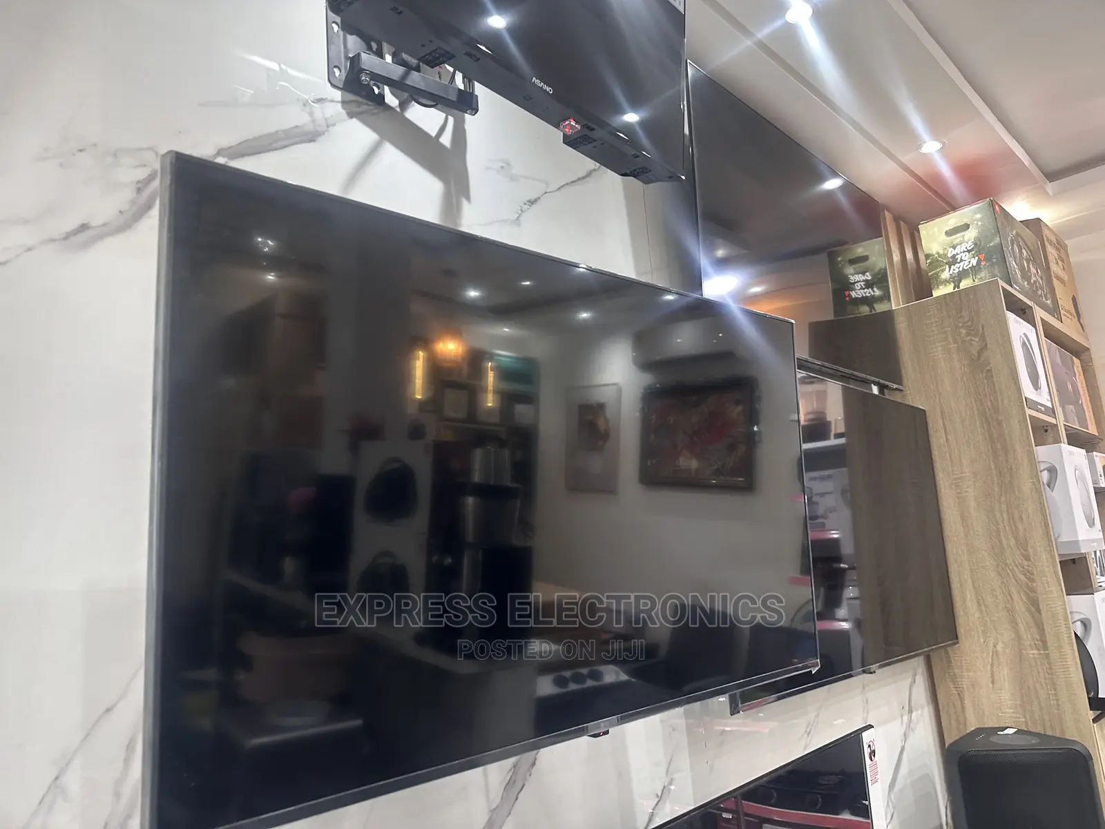 LG UHD Smart Webso LG Glossy Black LED 55”Uq7003