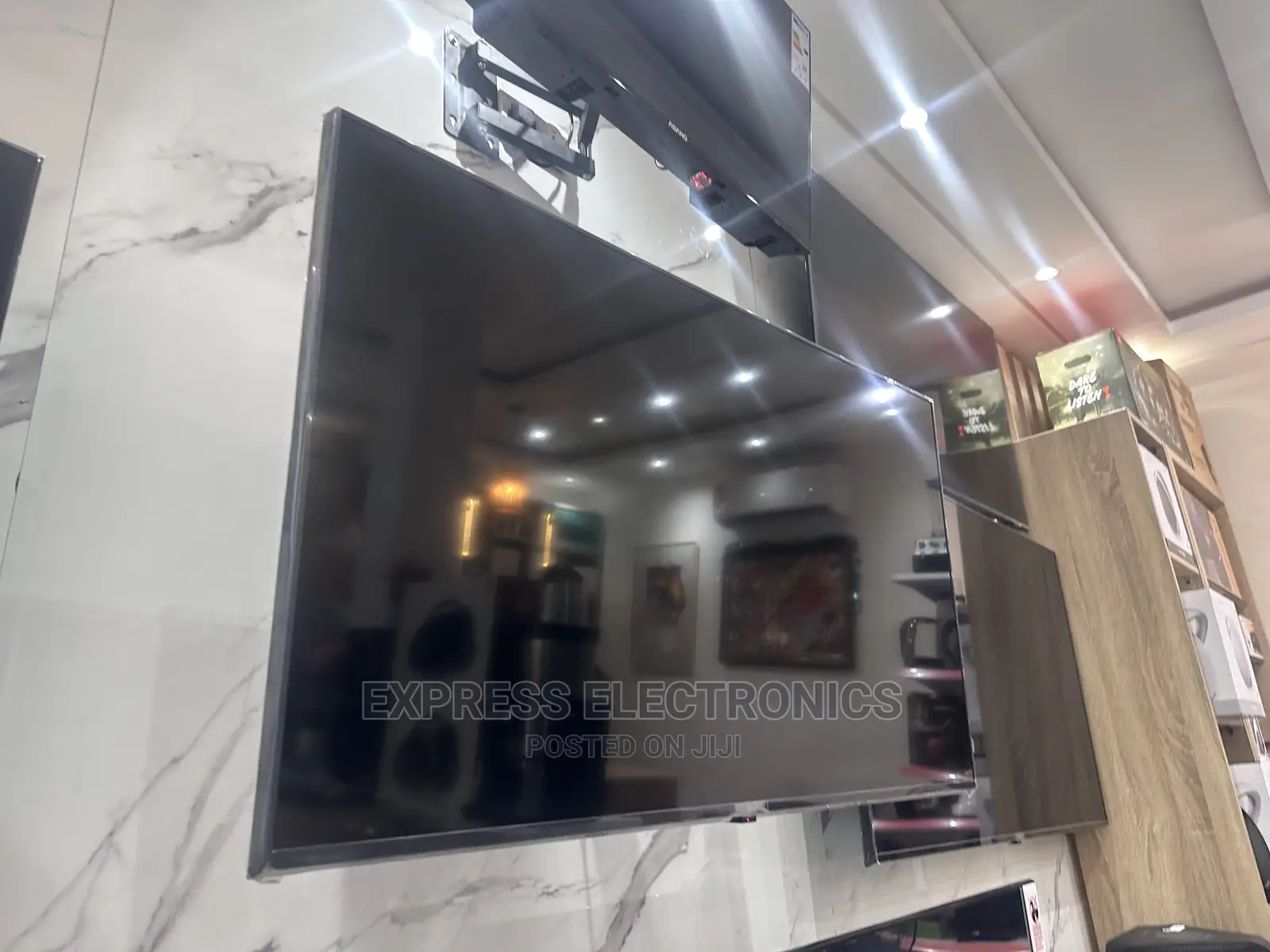 Tremendous Work Samsung UHD Smart 55”Au7022