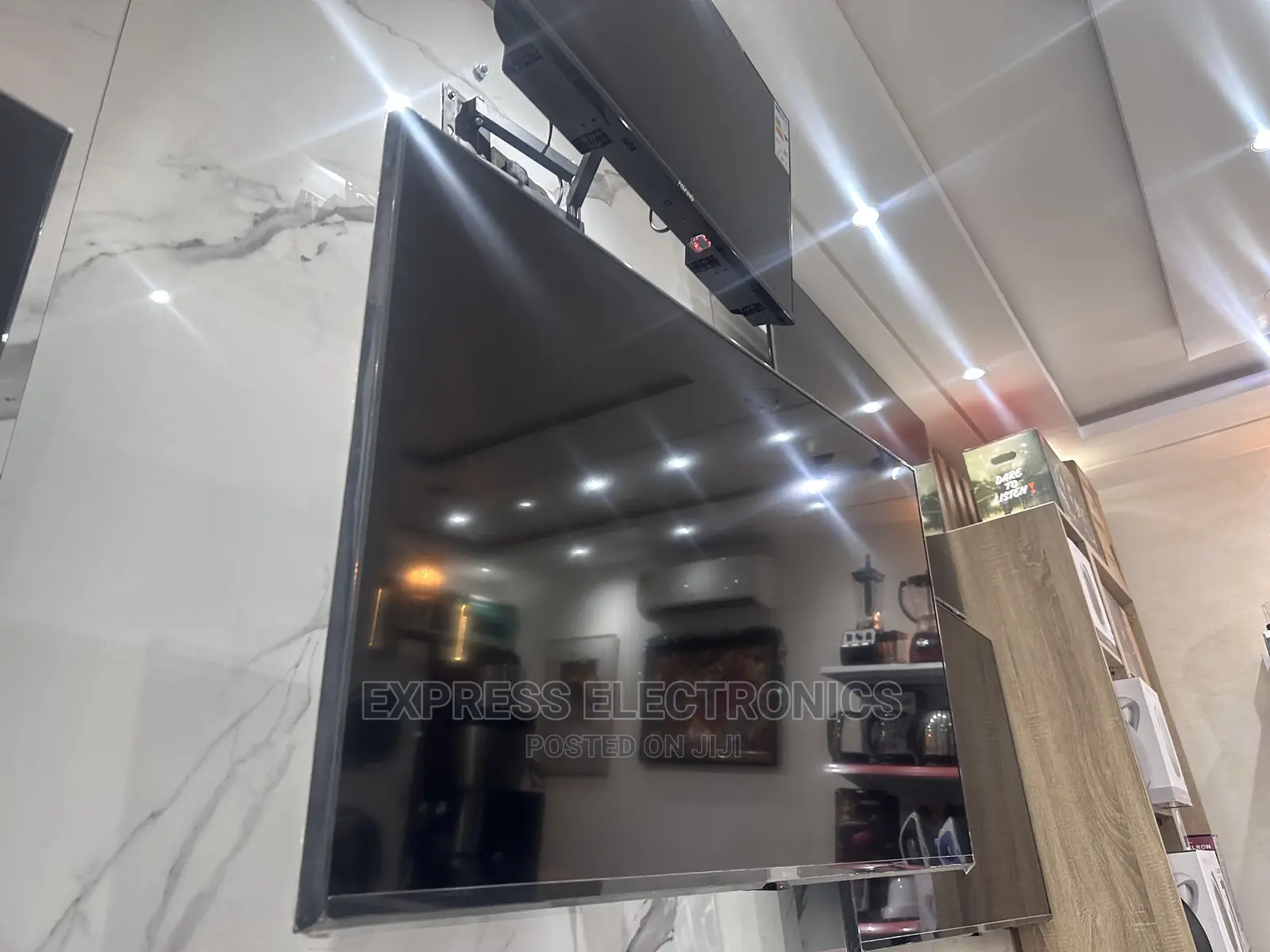 Tremendous Work Samsung UHD Smart 55”Au7022