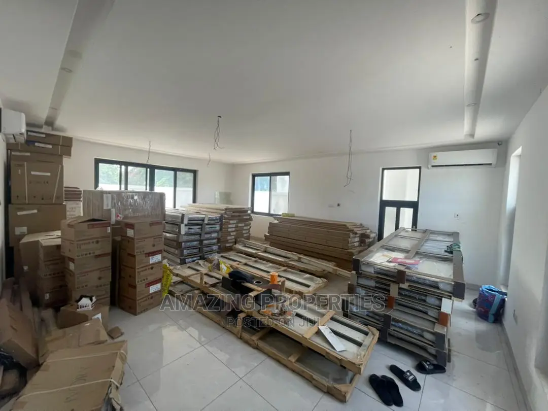 5bdrm House in Airport Residential Area for sale