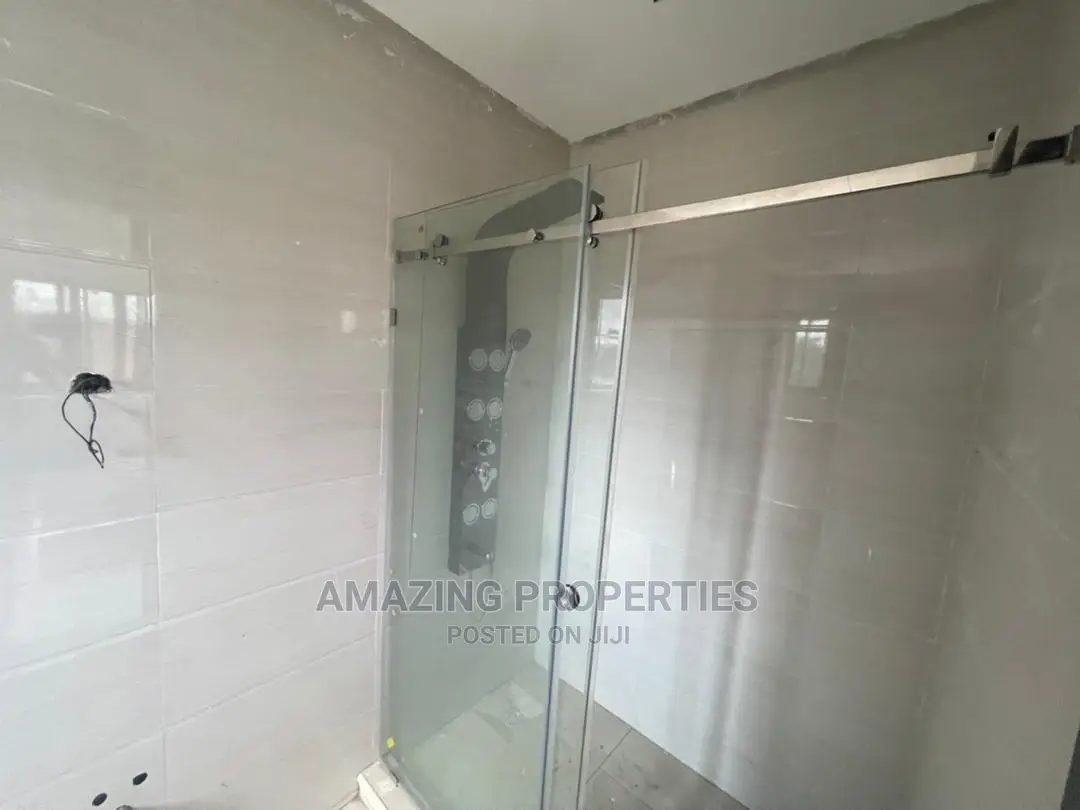 5bdrm House in Airport Residential Area for sale