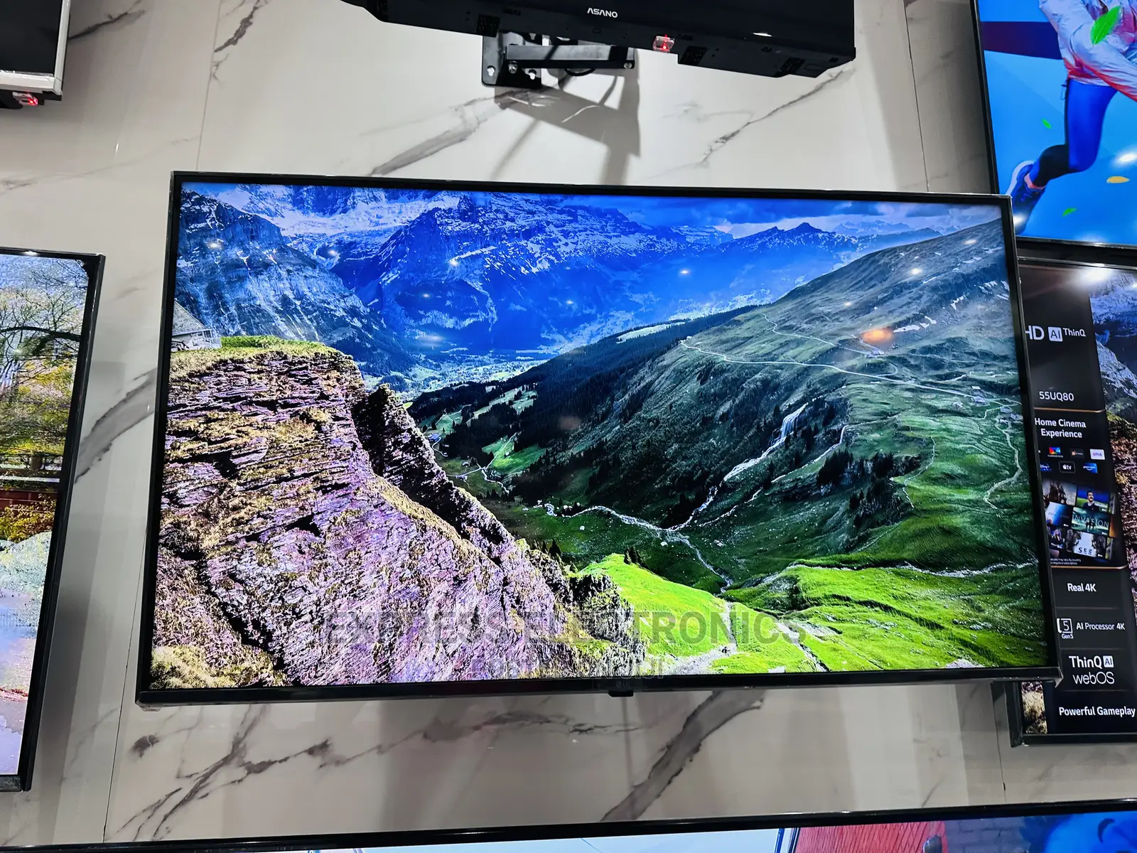 Brilliant Display UHD 55AU7022 Smart Samsung Tv 