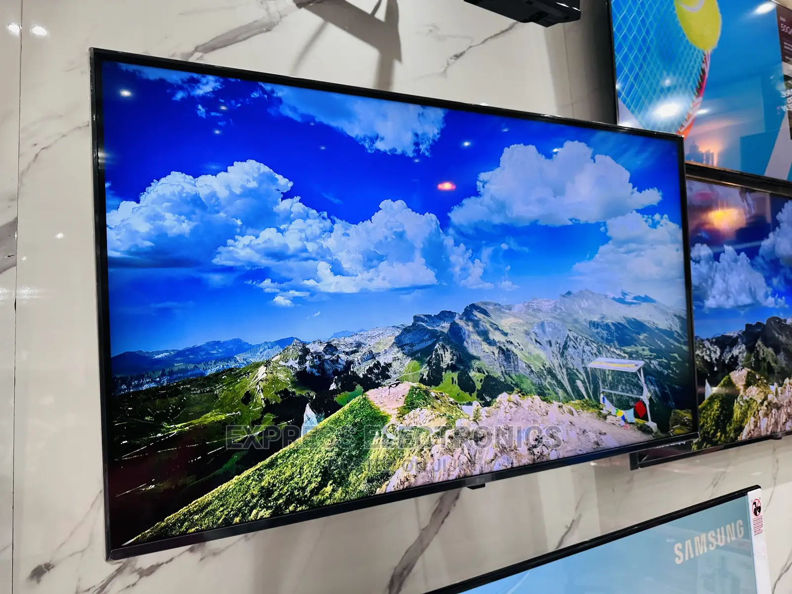 Creative UHD Smart Samsung 55”Au702/ Glossy Design