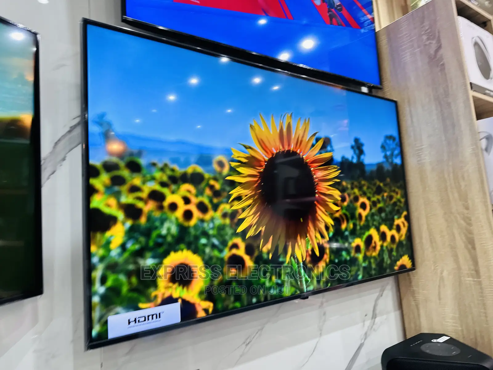 Professional and Unique Design Samsung Uhd Ua55”Bu8000 Tv