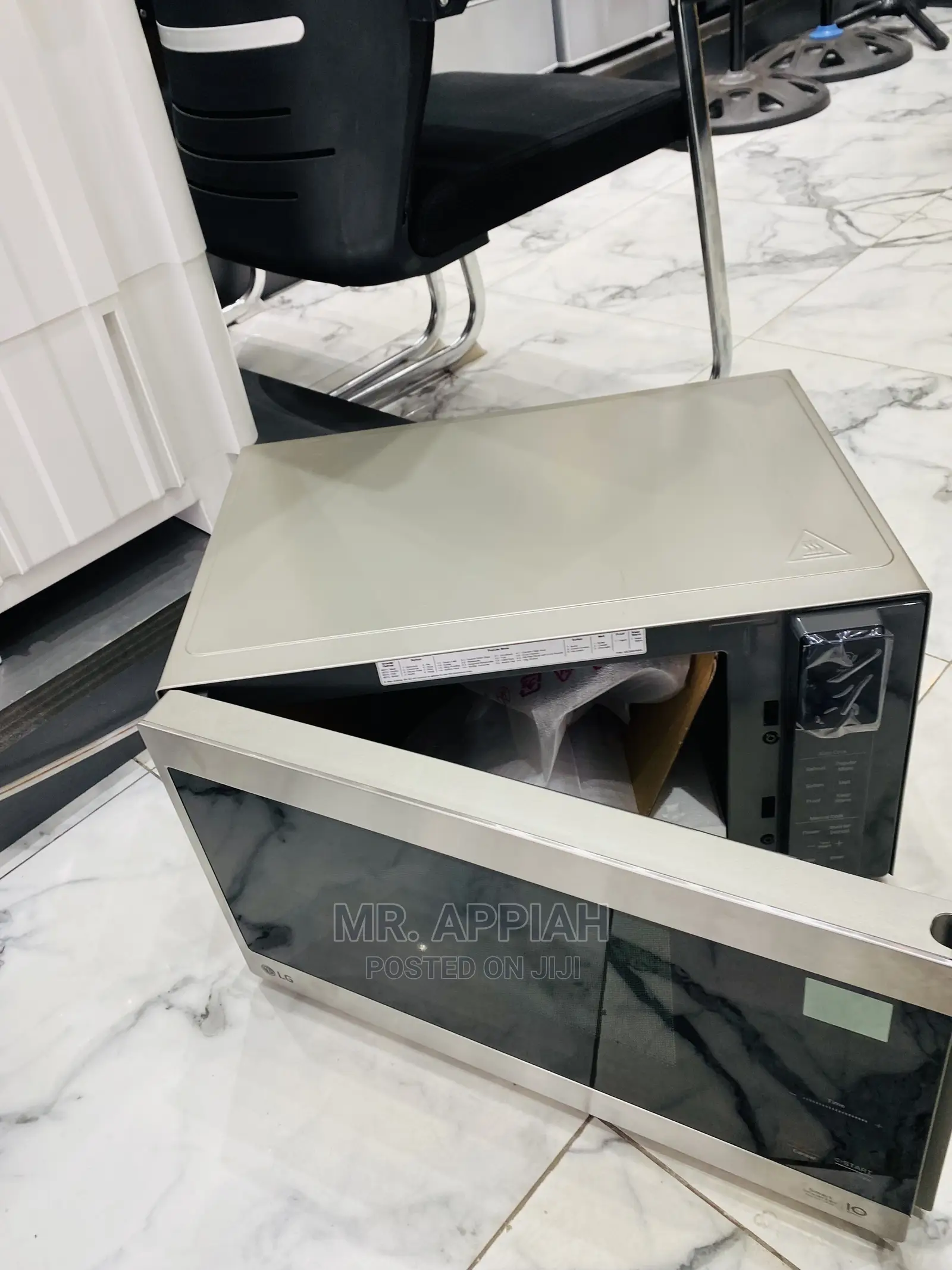 Fresh in Box  LG 42L Built-in Microwave Oven(MH8265C1S).